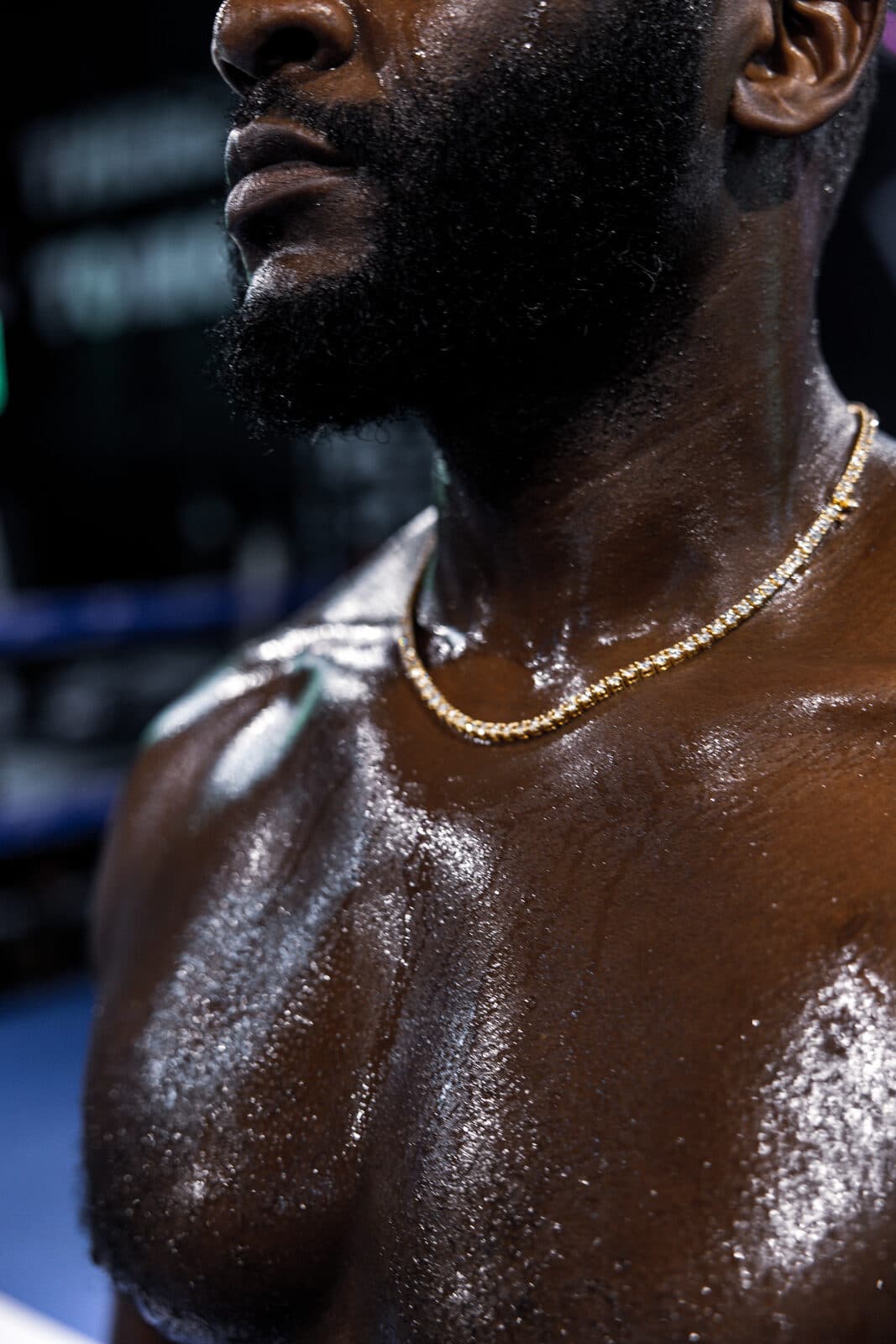 Sweat and gold chain detail study